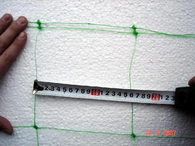 Rete di plastica usata verticale di sostegno della pianta, reticolato bianco del traliccio del cetriolo dei pp